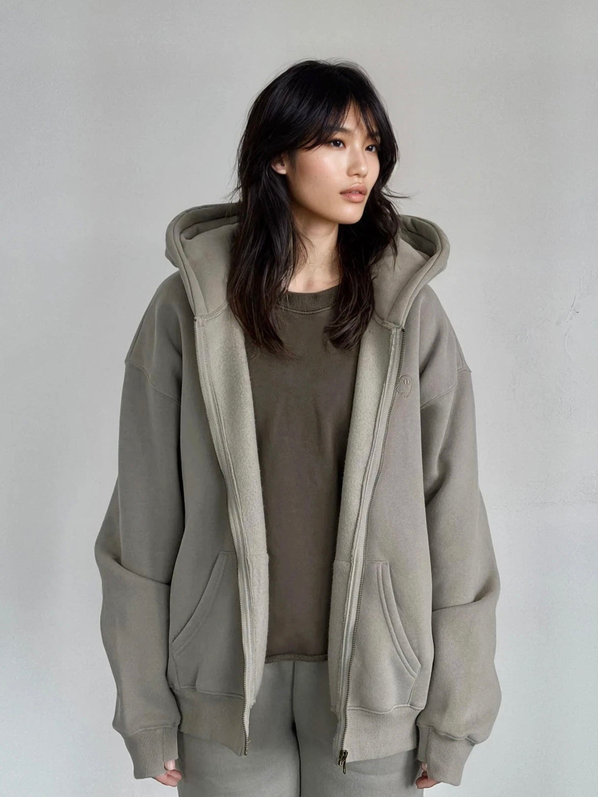 Women's Cream/Cherish Oversized Embellished Sweatshirt at H&M CA