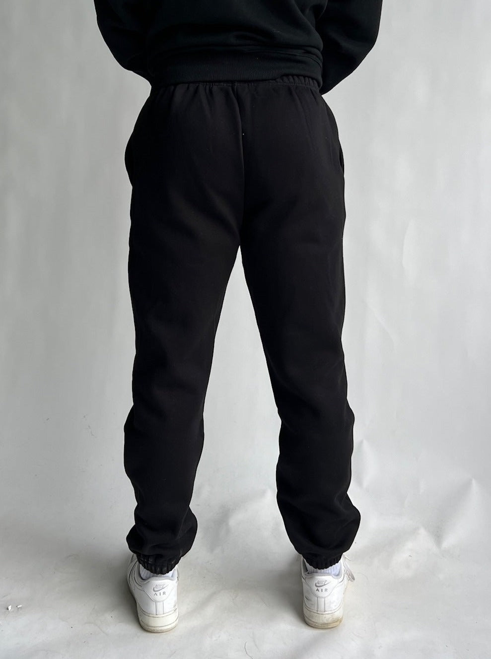 Heavyweight Sweats — Black